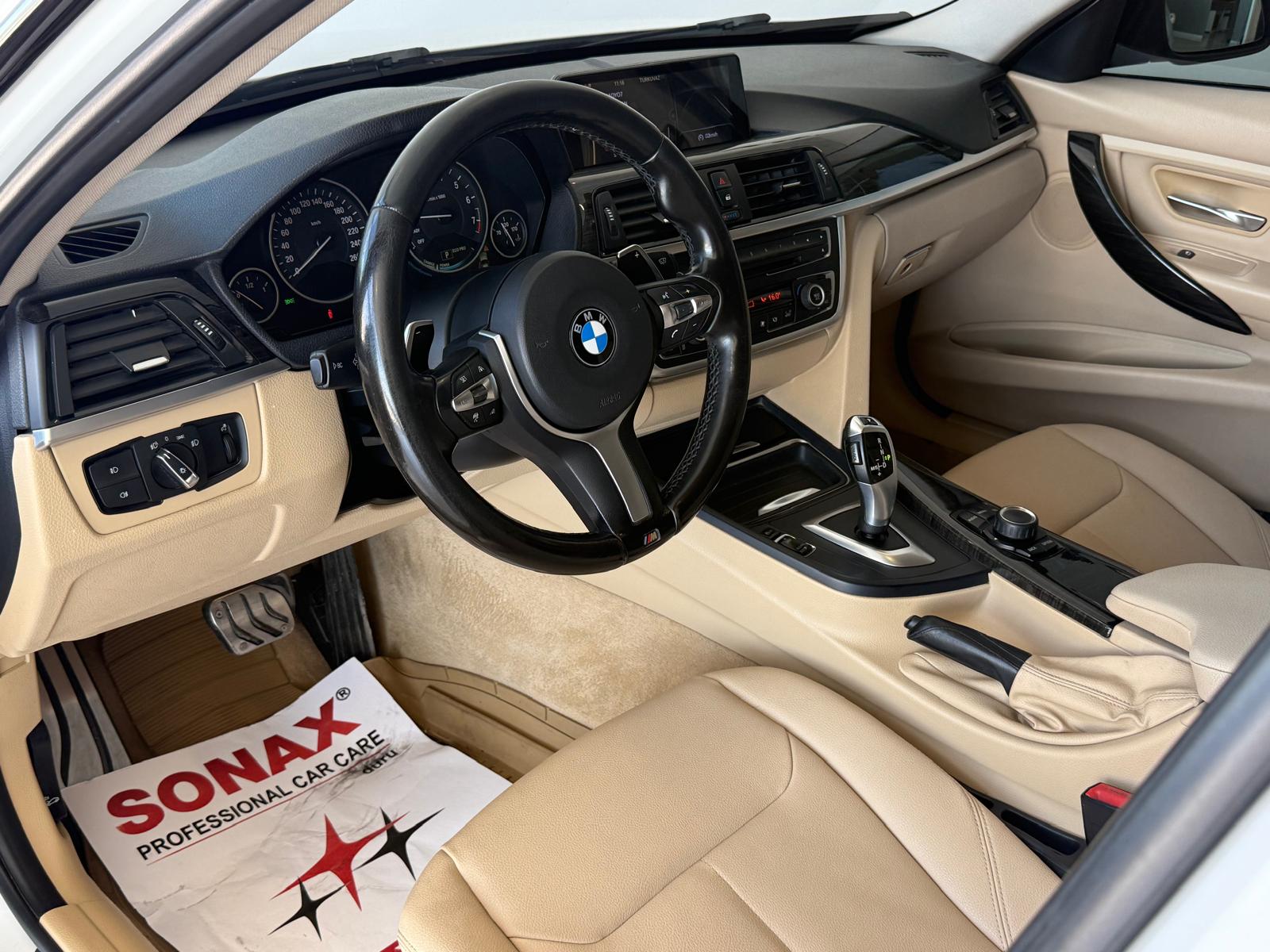 BMW 320i 8